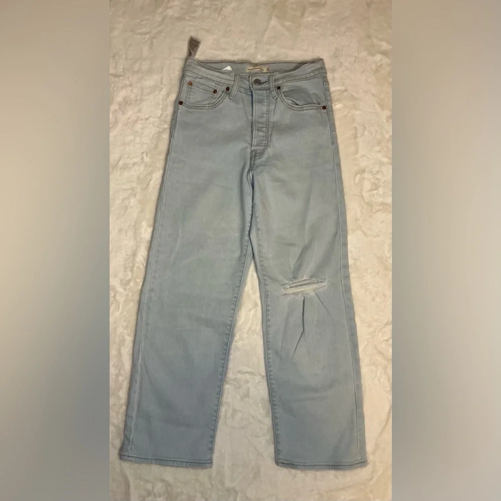 Levi’s Light Blue Distressed Men's Jeans - Picture 2 of 10